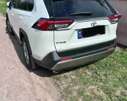 Белый Тойота РАВ 4, объемом двигателя 1.99 л и пробегом 8 тыс. км за 40000 $, фото 2 на Automoto.ua