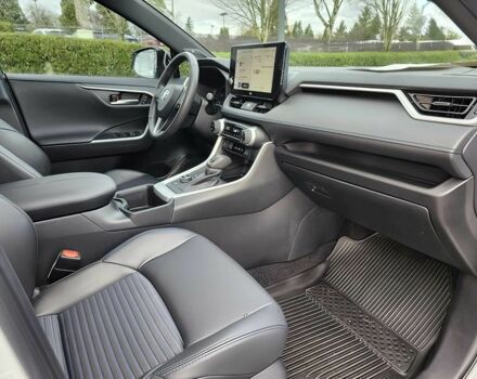 Білий Тойота РАВ 4, об'ємом двигуна 0 л та пробігом 16 тис. км за 12800 $, фото 10 на Automoto.ua