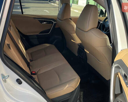 Белый Тойота РАВ 4, объемом двигателя 2.49 л и пробегом 13 тыс. км за 45243 $, фото 6 на Automoto.ua