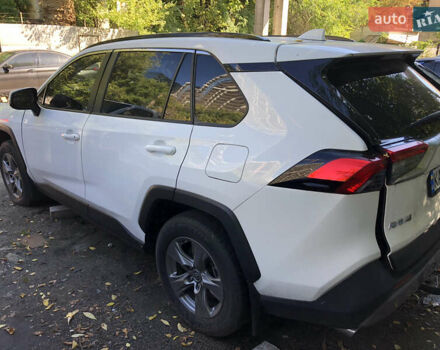 Белый Тойота РАВ 4, объемом двигателя 2 л и пробегом 85 тыс. км за 19999 $, фото 3 на Automoto.ua