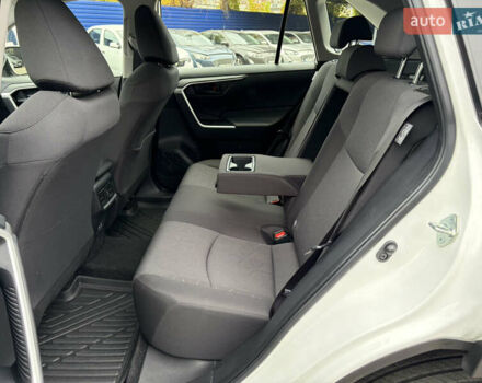 Белый Тойота РАВ 4, объемом двигателя 1.99 л и пробегом 24 тыс. км за 35900 $, фото 8 на Automoto.ua