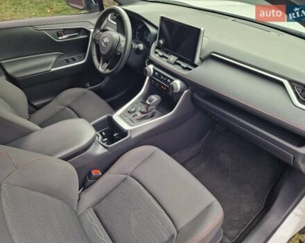 Білий Тойота РАВ 4, об'ємом двигуна 2.5 л та пробігом 23 тис. км за 39500 $, фото 3 на Automoto.ua