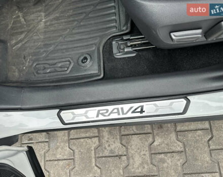 Білий Тойота РАВ 4, об'ємом двигуна 2.49 л та пробігом 51 тис. км за 39200 $, фото 12 на Automoto.ua