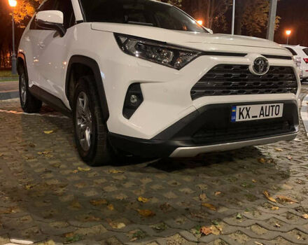 Білий Тойота РАВ 4, об'ємом двигуна 1.99 л та пробігом 30 тис. км за 35500 $, фото 1 на Automoto.ua