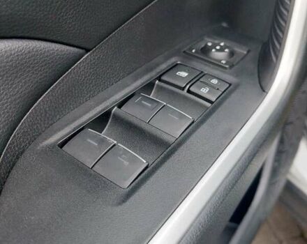 Белый Тойота РАВ 4, объемом двигателя 2.49 л и пробегом 48 тыс. км за 35500 $, фото 23 на Automoto.ua