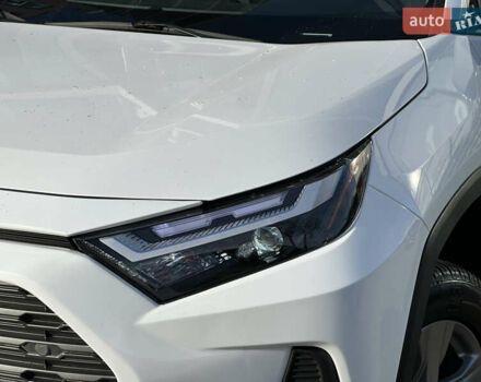 Білий Тойота РАВ 4, об'ємом двигуна 2.5 л та пробігом 27 тис. км за 34000 $, фото 32 на Automoto.ua