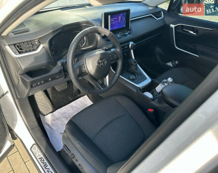 Білий Тойота РАВ 4, об'ємом двигуна 2.5 л та пробігом 27 тис. км за 34000 $, фото 6 на Automoto.ua