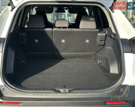 Білий Тойота РАВ 4, об'ємом двигуна 2.5 л та пробігом 27 тис. км за 34000 $, фото 44 на Automoto.ua