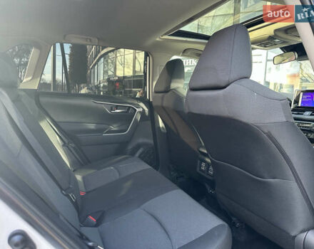 Білий Тойота РАВ 4, об'ємом двигуна 2.5 л та пробігом 27 тис. км за 34000 $, фото 19 на Automoto.ua