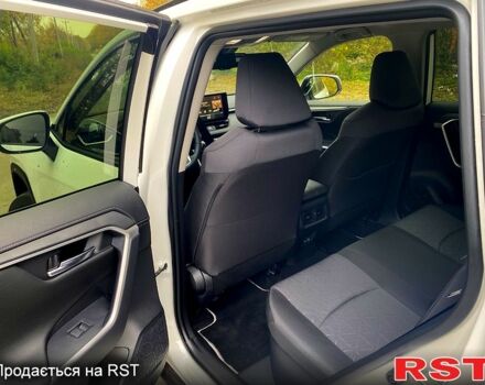 Білий Тойота РАВ 4, об'ємом двигуна 2.5 л та пробігом 1000 тис. км за 42000 $, фото 6 на Automoto.ua