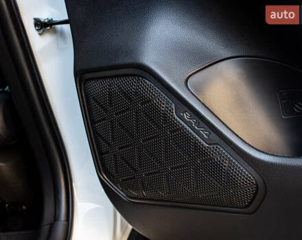 Белый Тойота РАВ 4, объемом двигателя 2.49 л и пробегом 3 тыс. км за 42000 $, фото 38 на Automoto.ua