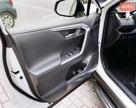 Белый Тойота РАВ 4, объемом двигателя 2.49 л и пробегом 10 тыс. км за 42900 $, фото 29 на Automoto.ua