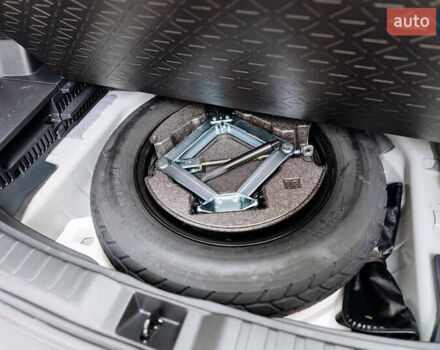 Белый Тойота РАВ 4, объемом двигателя 2.49 л и пробегом 10 тыс. км за 42900 $, фото 52 на Automoto.ua