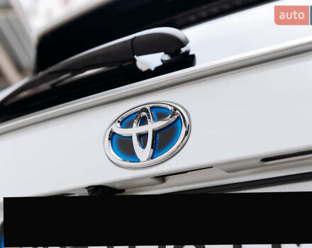 Белый Тойота РАВ 4, объемом двигателя 2.49 л и пробегом 10 тыс. км за 42900 $, фото 16 на Automoto.ua