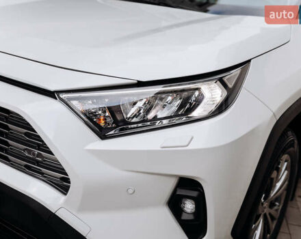 Белый Тойота РАВ 4, объемом двигателя 2.49 л и пробегом 10 тыс. км за 42900 $, фото 6 на Automoto.ua