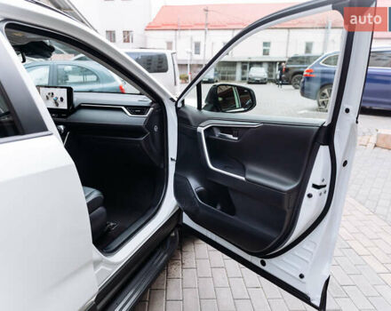 Белый Тойота РАВ 4, объемом двигателя 2.49 л и пробегом 10 тыс. км за 42900 $, фото 35 на Automoto.ua