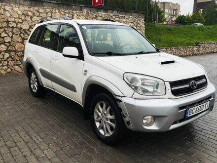 Тойота РАВ 4 2005 у Києві на Automoto.ua Білий Тойота РАВ 4, об'ємом двигуна 2 л та пробігом 265 тис. км за 4573 $, фото 1 на Automoto.ua