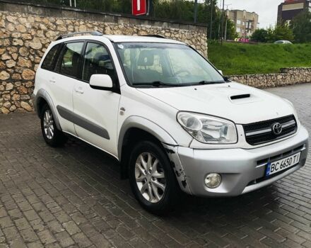 Белый Тойота РАВ 4, объемом двигателя 2 л и пробегом 265 тыс. км за 4573 $, фото 1 на Automoto.ua