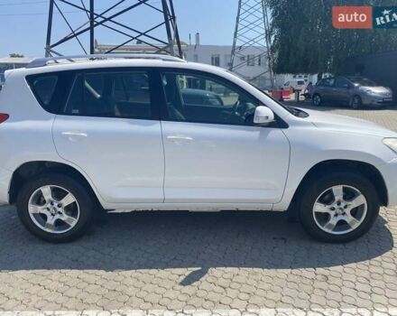 Білий Тойота РАВ 4, об'ємом двигуна 2.23 л та пробігом 277 тис. км за 9300 $, фото 1 на Automoto.ua