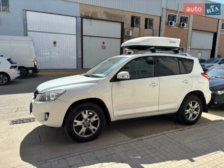 Тойота РАВ 4 2009 в Харькове на Automoto.ua Белый Тойота РАВ 4, объемом двигателя 2 л и пробегом 168 тыс. км за 9432 $, фото 1 на Automoto.ua
