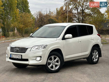 Белый Тойота РАВ 4, объемом двигателя 2 л и пробегом 186 тыс. км за 12999 $, фото 1 на Automoto.ua