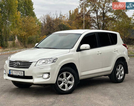 Белый Тойота РАВ 4, объемом двигателя 2 л и пробегом 186 тыс. км за 12999 $, фото 1 на Automoto.ua