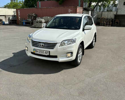 Белый Тойота РАВ 4, объемом двигателя 2 л и пробегом 127 тыс. км за 15500 $, фото 1 на Automoto.ua