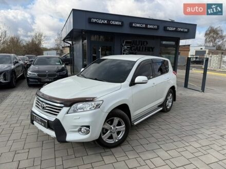 Белый Тойота РАВ 4, объемом двигателя 2 л и пробегом 142 тыс. км за 12588 $, фото 1 на Automoto.ua