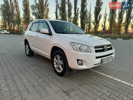 Тойота РАВ 4 2010 в Хмельницком на Automoto.ua Белый Тойота РАВ 4, объемом двигателя 2.23 л и пробегом 281 тыс. км за 7999 $, фото 1 на Automoto.ua