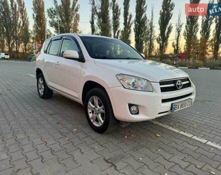 Белый Тойота РАВ 4, объемом двигателя 2.23 л и пробегом 281 тыс. км за 7999 $, фото 1 на Automoto.ua