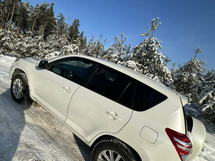 Белый Тойота РАВ 4, объемом двигателя 1.99 л и пробегом 247 тыс. км за 13700 $, фото 1 на Automoto.ua