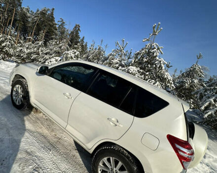 Белый Тойота РАВ 4, объемом двигателя 1.99 л и пробегом 247 тыс. км за 13700 $, фото 1 на Automoto.ua