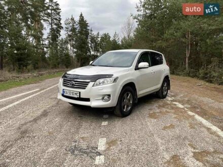 Тойота РАВ 4 2010 в Черкассах на Automoto.ua Белый Тойота РАВ 4, объемом двигателя 2 л и пробегом 209 тыс. км за 12299 $, фото 1 на Automoto.ua
