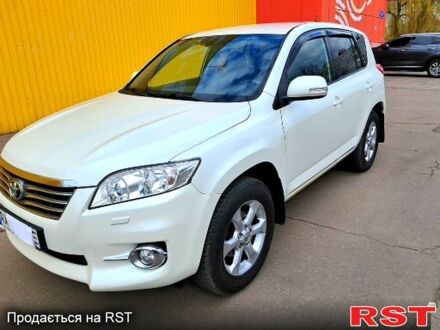 Белый Тойота РАВ 4, объемом двигателя 2 л и пробегом 141 тыс. км за 13500 $, фото 1 на Automoto.ua