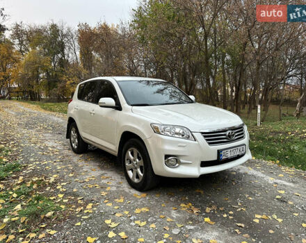 Белый Тойота РАВ 4, объемом двигателя 2 л и пробегом 186 тыс. км за 12999 $, фото 1 на Automoto.ua