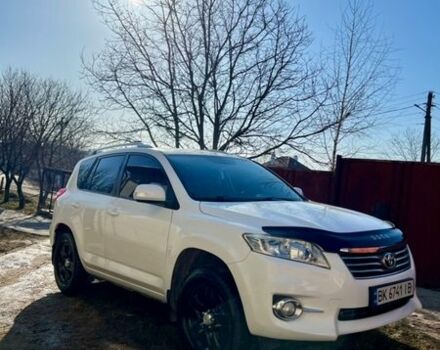 Белый Тойота РАВ 4, объемом двигателя 2.2 л и пробегом 240 тыс. км за 11350 $, фото 1 на Automoto.ua