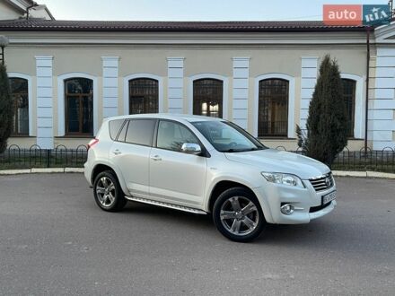 Белый Тойота РАВ 4, объемом двигателя 2.2 л и пробегом 224 тыс. км за 10500 $, фото 1 на Automoto.ua