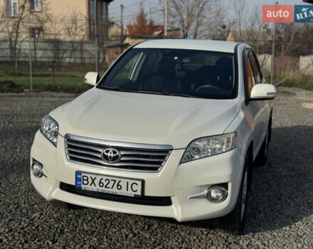Белый Тойота РАВ 4, объемом двигателя 2 л и пробегом 190 тыс. км за 12999 $, фото 1 на Automoto.ua