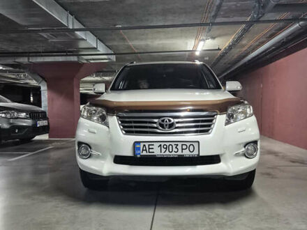 Белый Тойота РАВ 4, объемом двигателя 1.99 л и пробегом 226 тыс. км за 15000 $, фото 1 на Automoto.ua