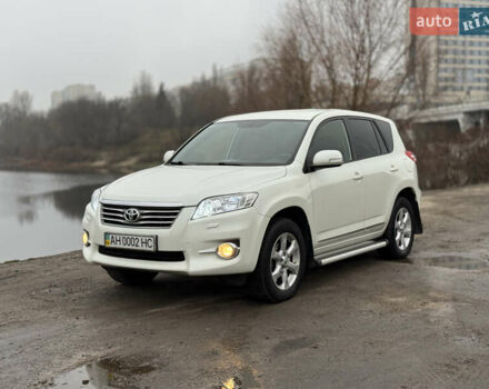 Білий Тойота РАВ 4, об'ємом двигуна 2 л та пробігом 190 тис. км за 11500 $, фото 1 на Automoto.ua
