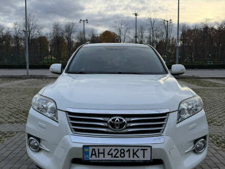 Білий Тойота РАВ 4, об'ємом двигуна 1.99 л та пробігом 225 тис. км за 13200 $, фото 1 на Automoto.ua