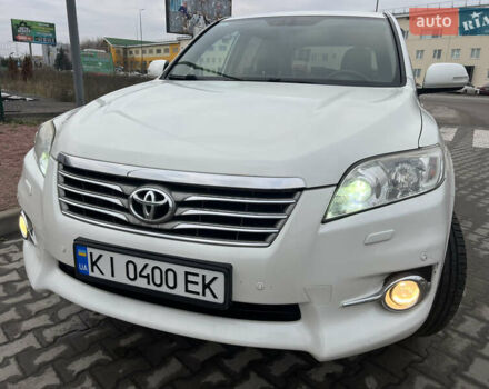 Белый Тойота РАВ 4, объемом двигателя 2 л и пробегом 156 тыс. км за 13950 $, фото 1 на Automoto.ua