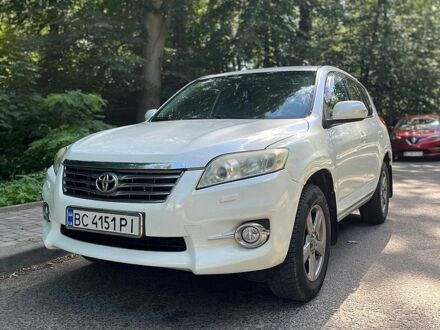 Білий Тойота РАВ 4, об'ємом двигуна 1.99 л та пробігом 259 тис. км за 10700 $, фото 1 на Automoto.ua