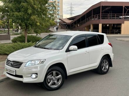 Білий Тойота РАВ 4, об'ємом двигуна 2 л та пробігом 150 тис. км за 14986 $, фото 1 на Automoto.ua
