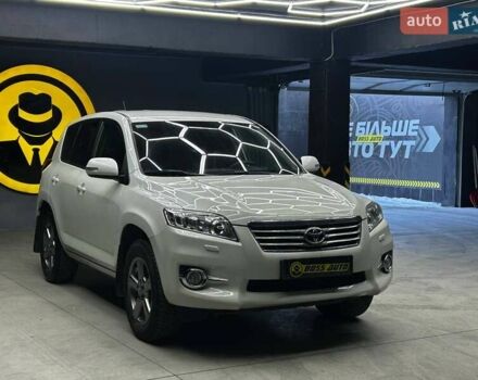Белый Тойота РАВ 4, объемом двигателя 1.99 л и пробегом 147 тыс. км за 15500 $, фото 1 на Automoto.ua
