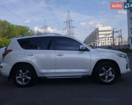 Белый Тойота РАВ 4, объемом двигателя 2 л и пробегом 92 тыс. км за 14500 $, фото 1 на Automoto.ua