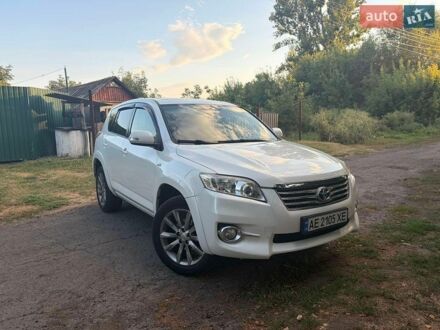 Білий Тойота РАВ 4, об'ємом двигуна 2.23 л та пробігом 209 тис. км за 14600 $, фото 1 на Automoto.ua