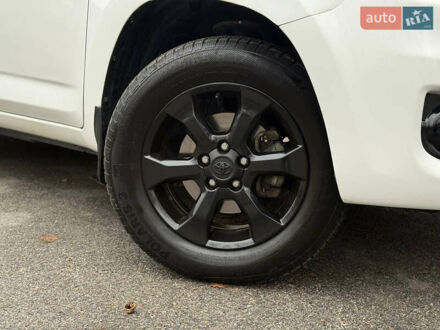 Белый Тойота РАВ 4, объемом двигателя 2 л и пробегом 173 тыс. км за 12499 $, фото 1 на Automoto.ua