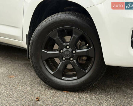 Білий Тойота РАВ 4, об'ємом двигуна 2 л та пробігом 173 тис. км за 12499 $, фото 1 на Automoto.ua