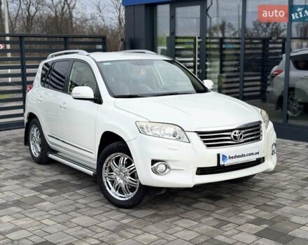 Белый Тойота РАВ 4, объемом двигателя 2 л и пробегом 297 тыс. км за 14900 $, фото 1 на Automoto.ua